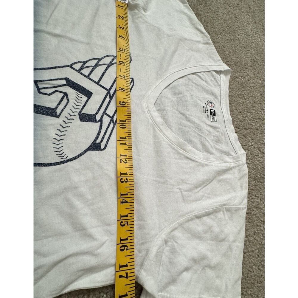 New Era Cleveland Guardian Baseball Ombré Fade T-shirt Women Size Small NEW Nwts - Picture 10 of 11